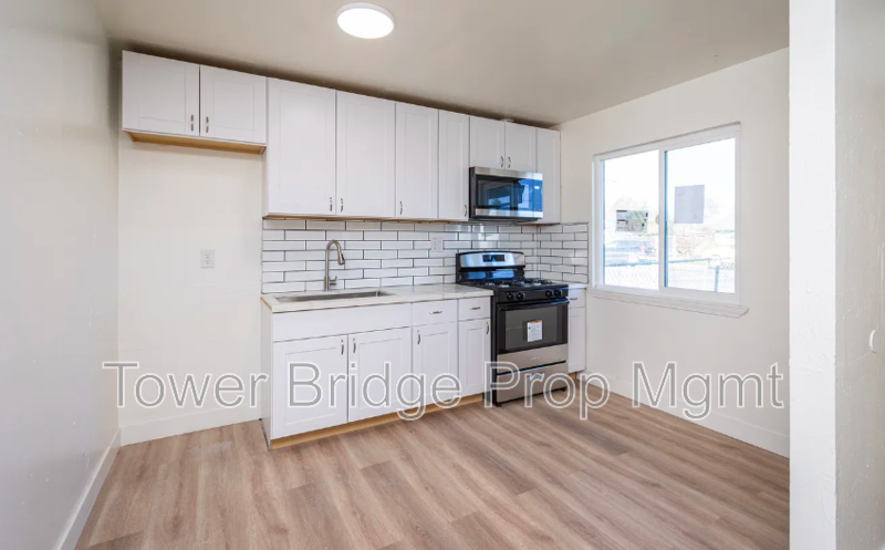 1718 Grand Ave - Photo 4 of 14