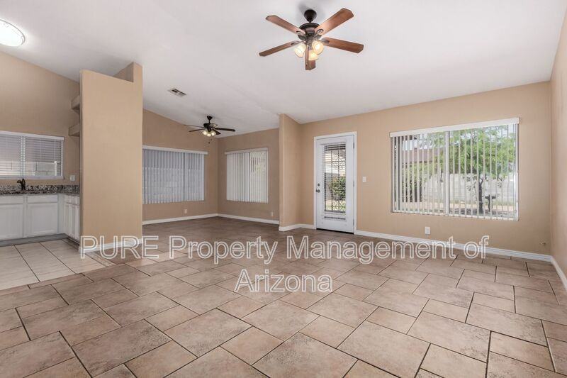 5206 N 102nd Dr - Photo 7 of 39