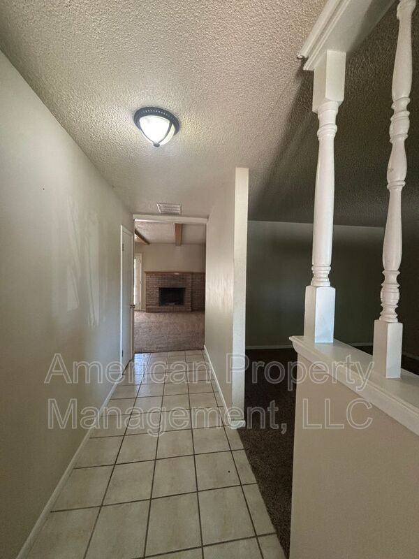 1713 S 1st St - Photo 4 of 21