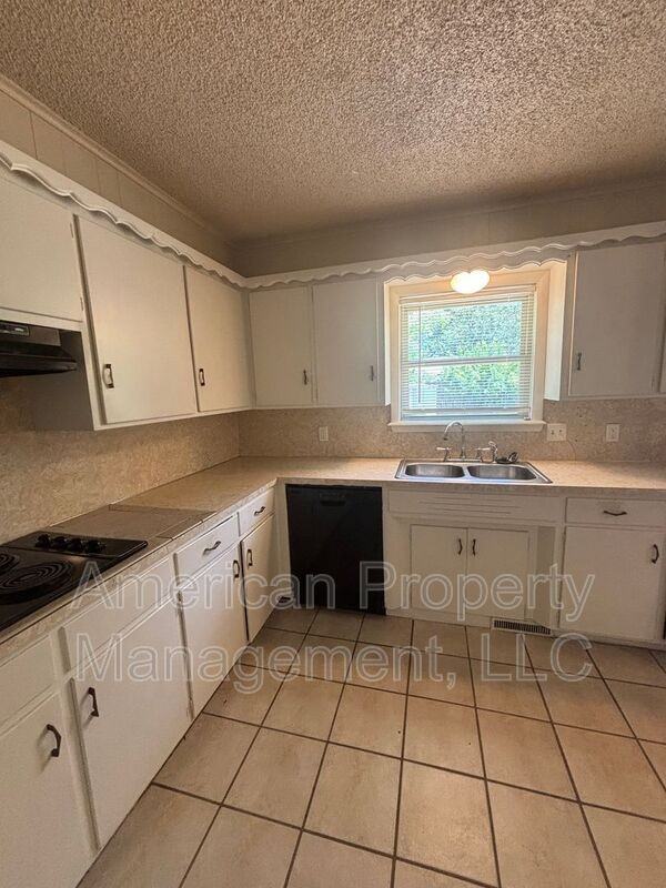 1713 S 1st St - Photo 7 of 21