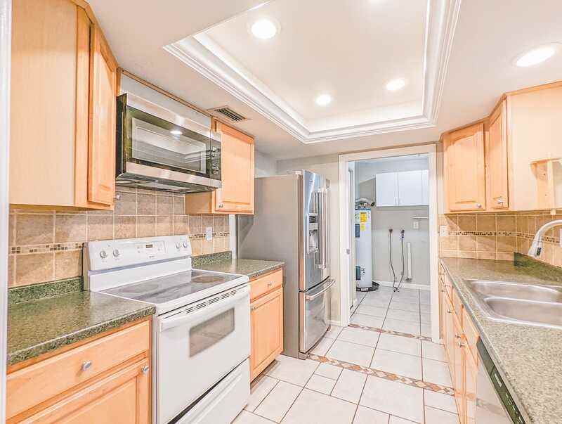 2186 Greenbriar Blvd - Photo 3 of 50