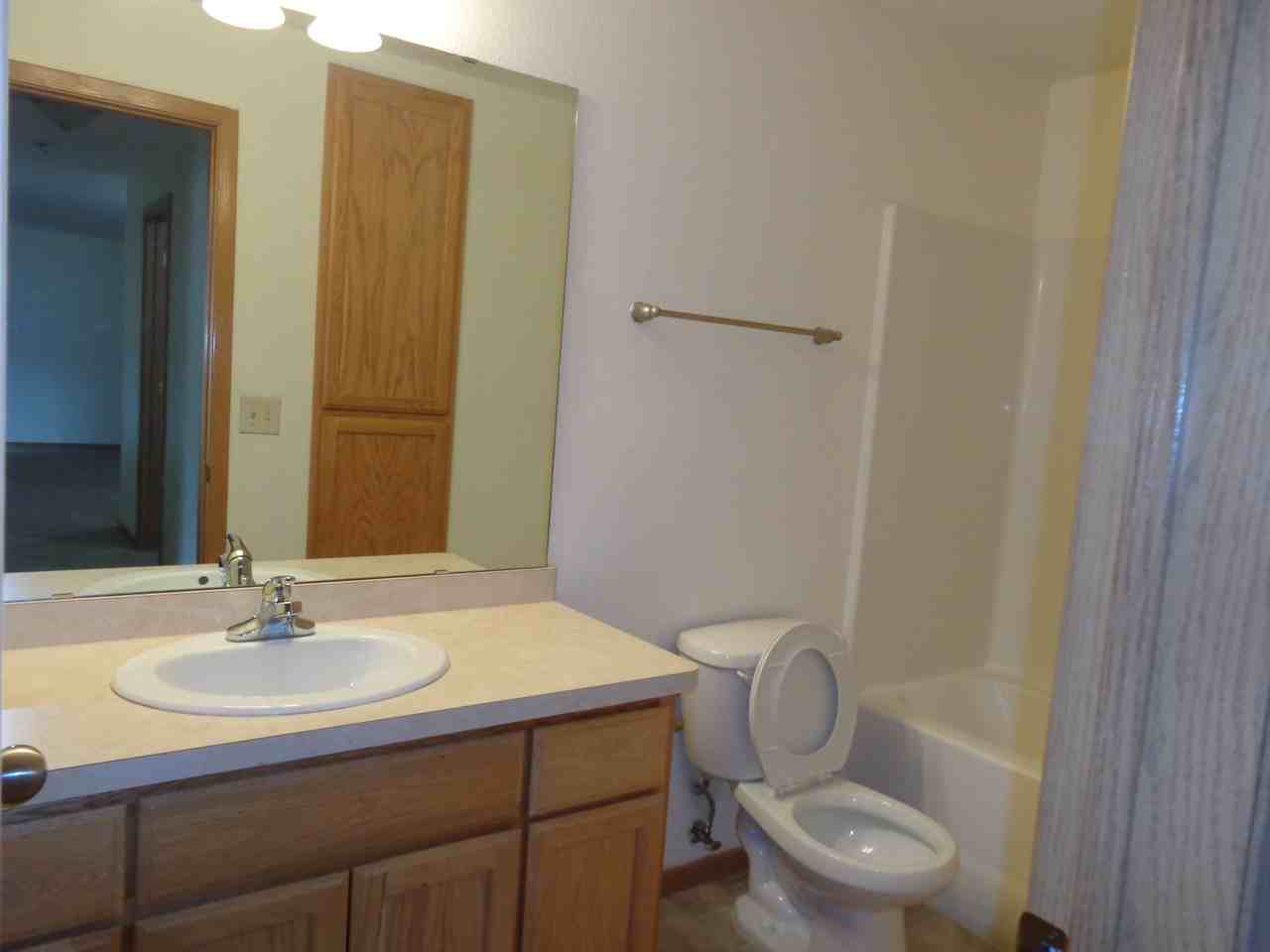 Lionspark Apartments - Photo 4 of 13