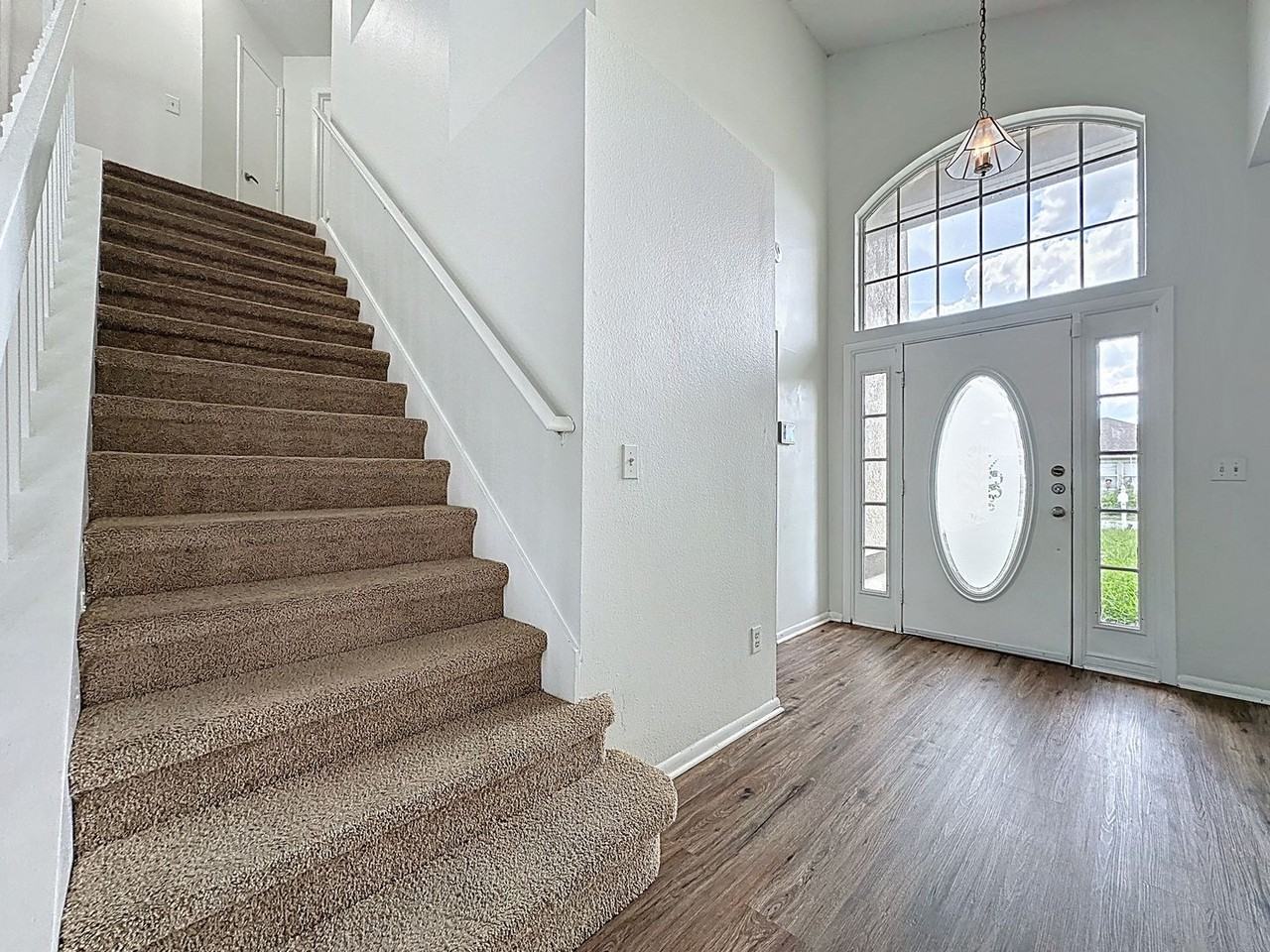 2916 Pembridge St - Photo 7 of 50