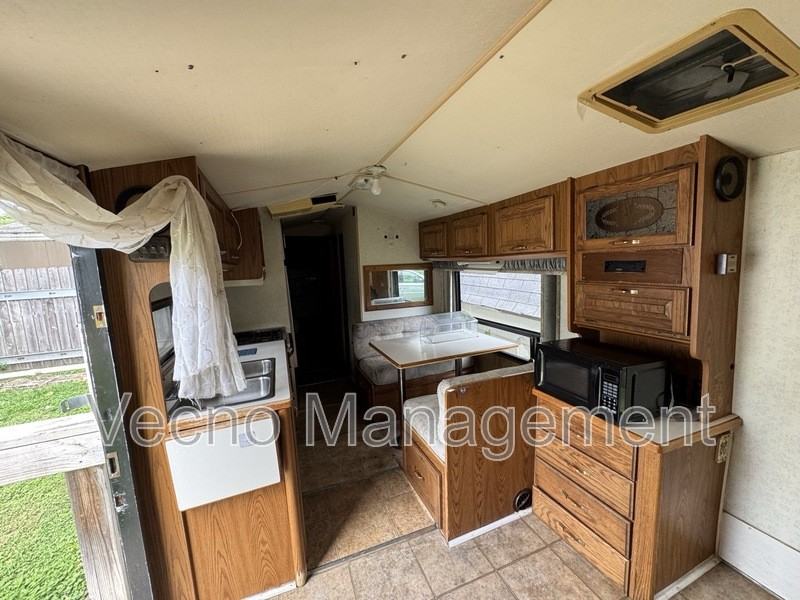 9831 Texasloop #12B - Photo 4 of 9