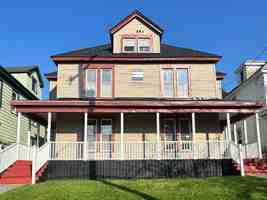 featured image of 305 S Beech St