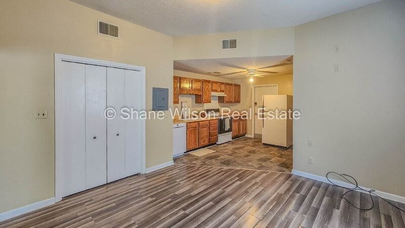 4504 13th Ave #B - Photo 3 of 7