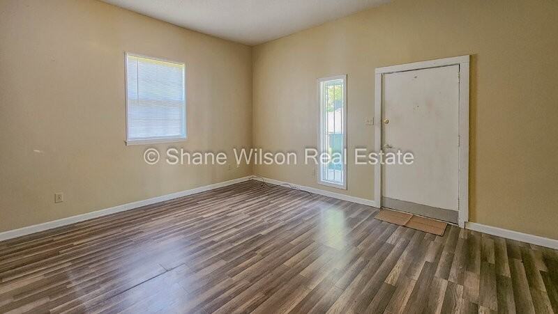 4504 13th Ave #B - Photo 4 of 7