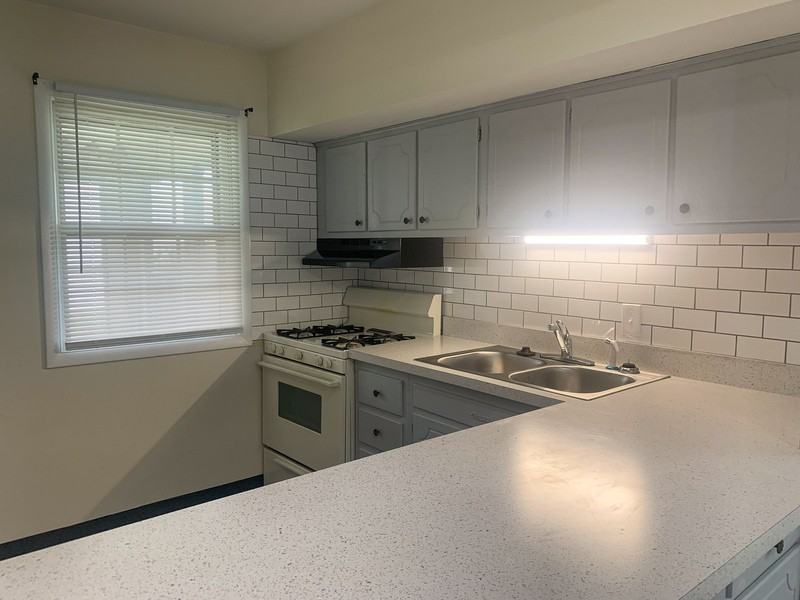 9 Colonial Park - Photo 2 of 5