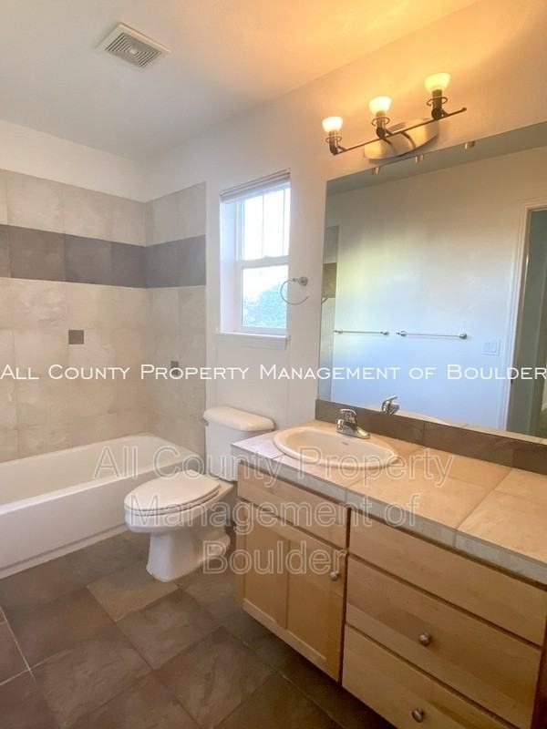 519 Sierra Ave - Photo 7 of 32