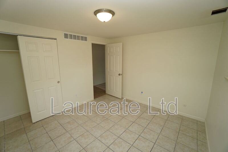 1118 Rosemary St #3 - Photo 7 of 11