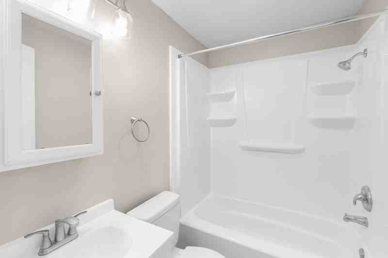 1105 E Genesee St - Photo 4 of 11