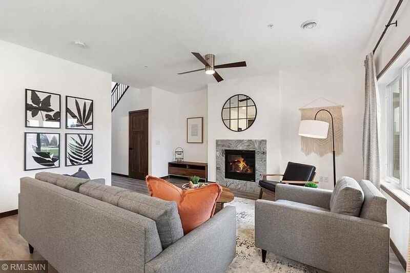 22128 Brenly Way - Photo 2 of 21