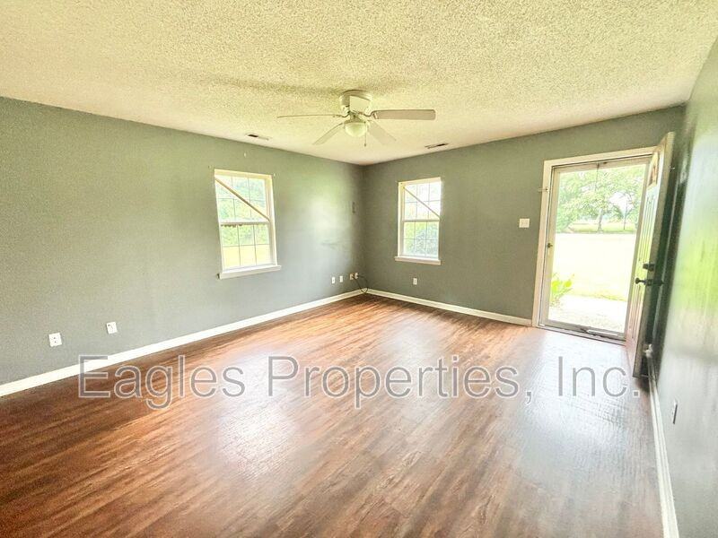 409 Hill Loop Rd - Photo 3 of 9