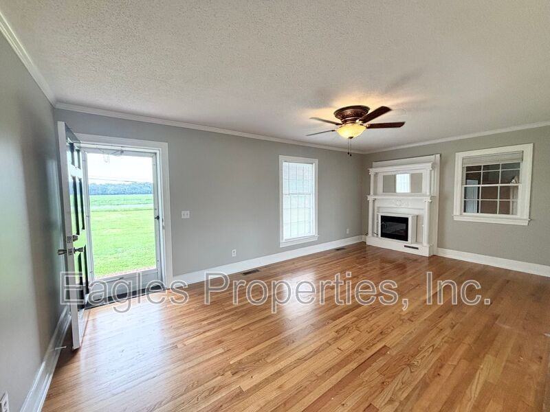 4983 Washington St - Photo 3 of 14