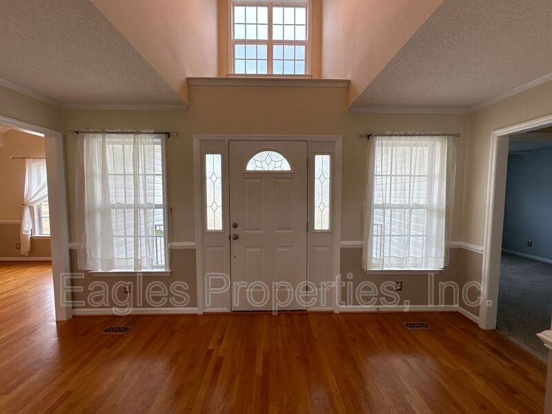 105 Phillip Ct - Photo 2 of 23