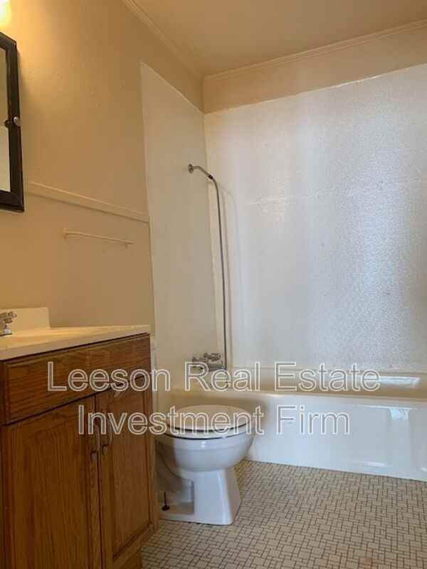 3548 Lakeshore Dr - Photo 2 of 20