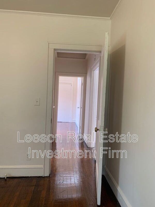 3548 Lakeshore Dr - Photo 3 of 20