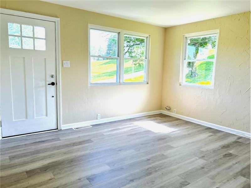 155 Canton Rd - Photo 4 of 14