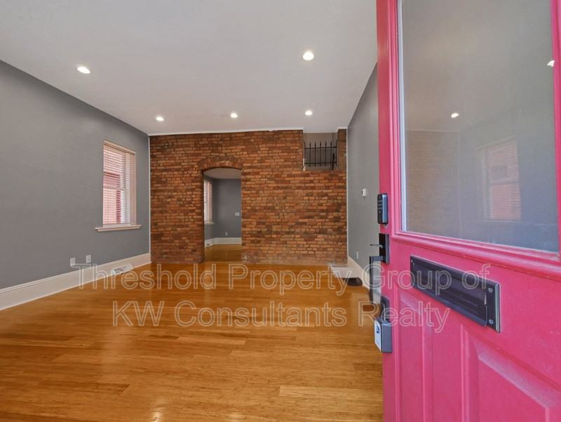 143 E Kossuth St - Photo 3 of 28