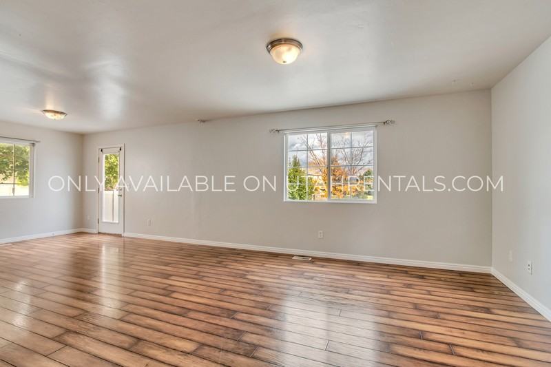 10881 S Pine Shadow Rd - Photo 6 of 22