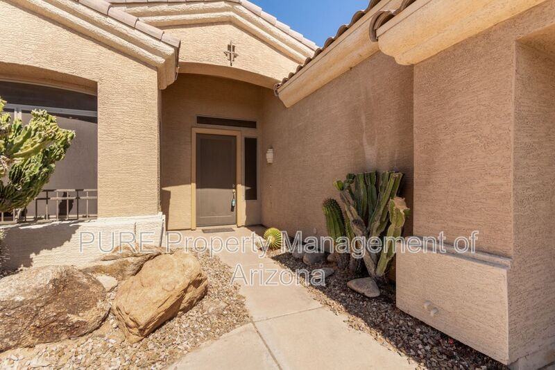 737 S Sycamore Pl - Photo 7 of 39