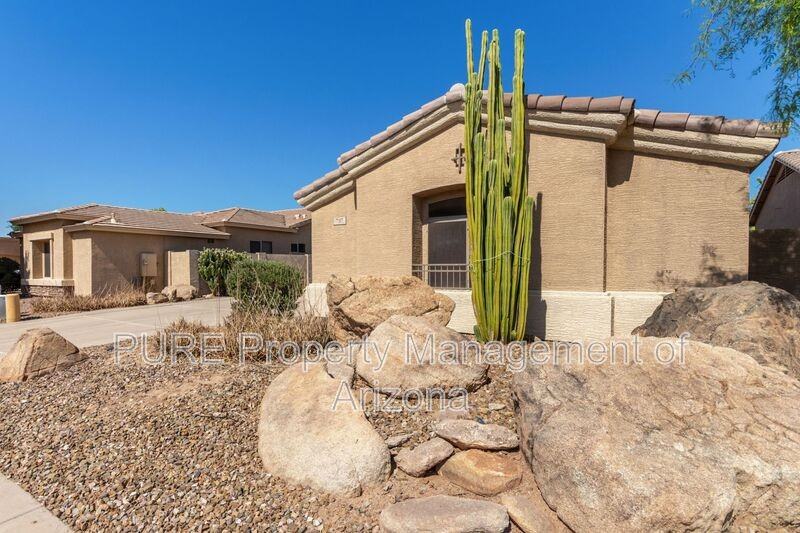 737 S Sycamore Pl - Photo 6 of 39