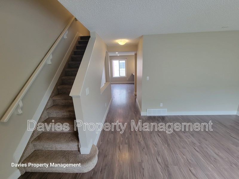 415 Clareview Rd Nw #38 - Photo 3 of 16