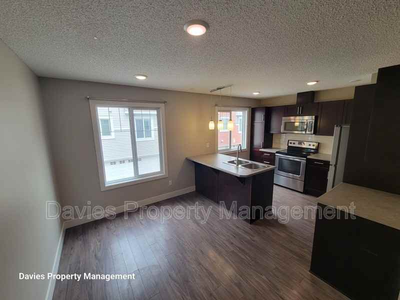415 Clareview Rd Nw #38 - Photo 4 of 16