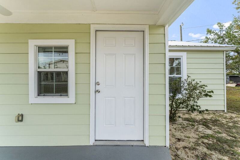 1020 E 14th St - Photo 5 of 50