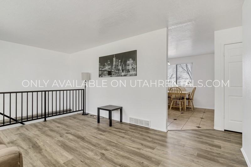 2066 Park St - Photo 6 of 20