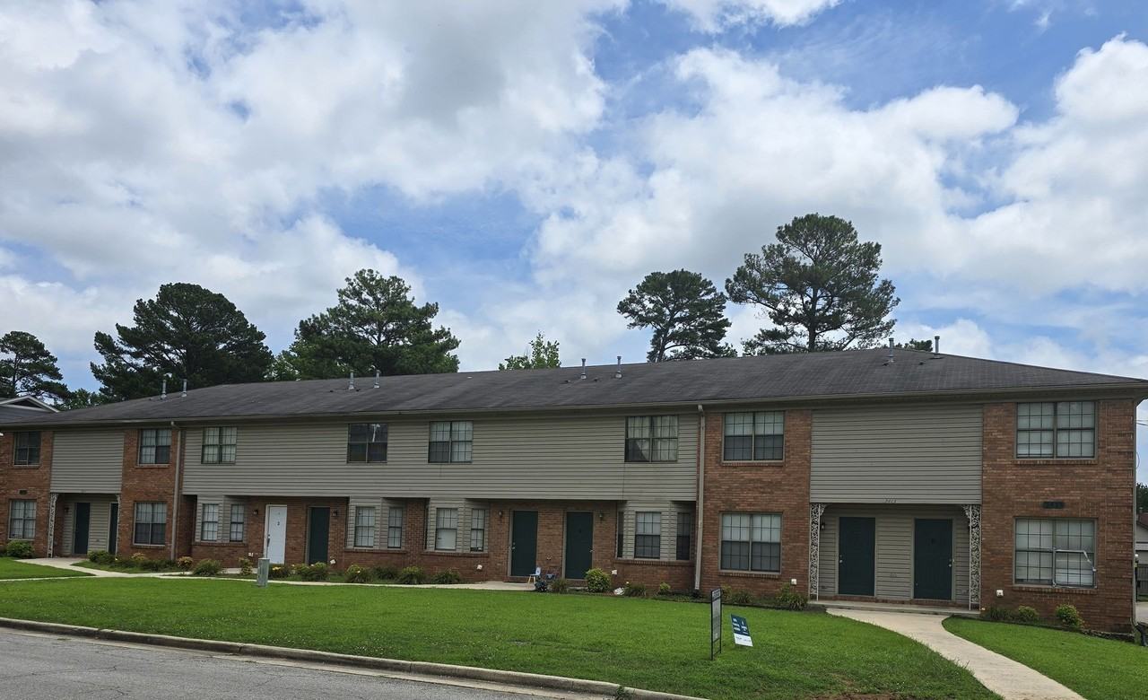 Gaslight Manor Townhomes - Photo 2 of 2