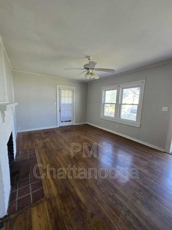3202 Wood Ave - Photo 3 of 8