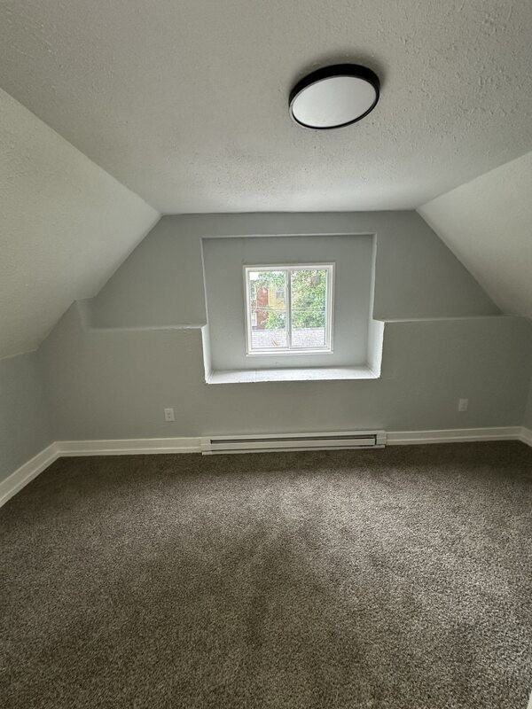 5088 Queens Ave - Photo 3 of 10