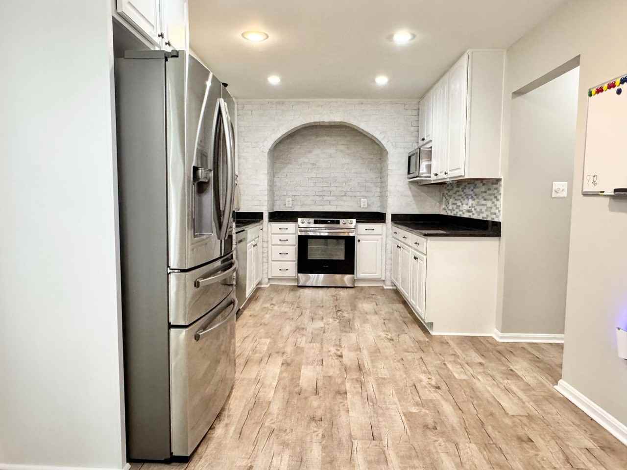 15793 Moncure Dr - Photo 2 of 45