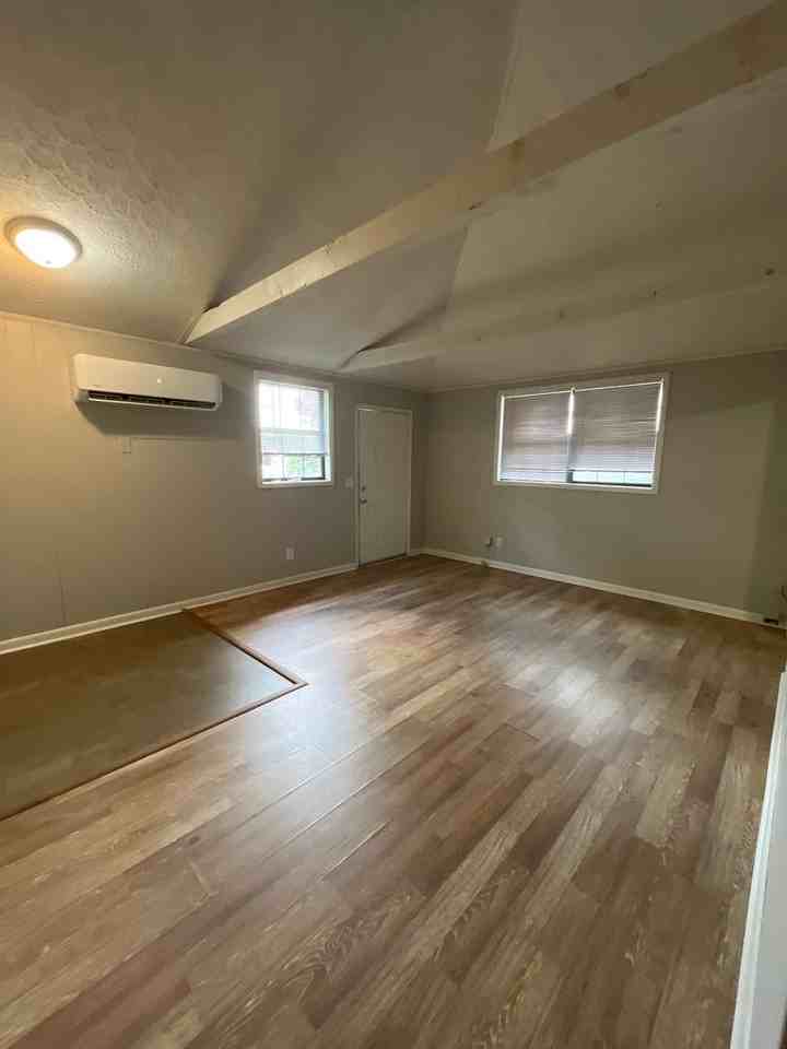 421 Cedarvalley Dr - Photo 4 of 7