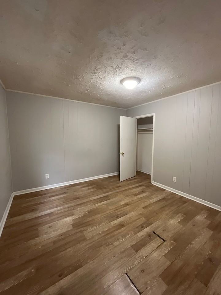 421 Cedarvalley Dr - Photo 6 of 7