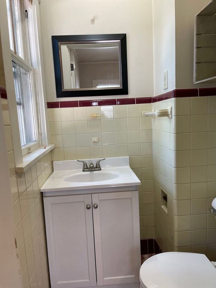 636 Jackson St - Photo 4 of 21