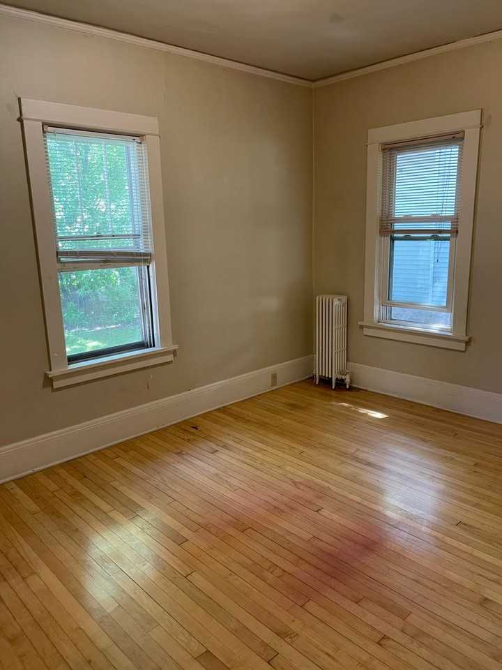636 Jackson St - Photo 3 of 21