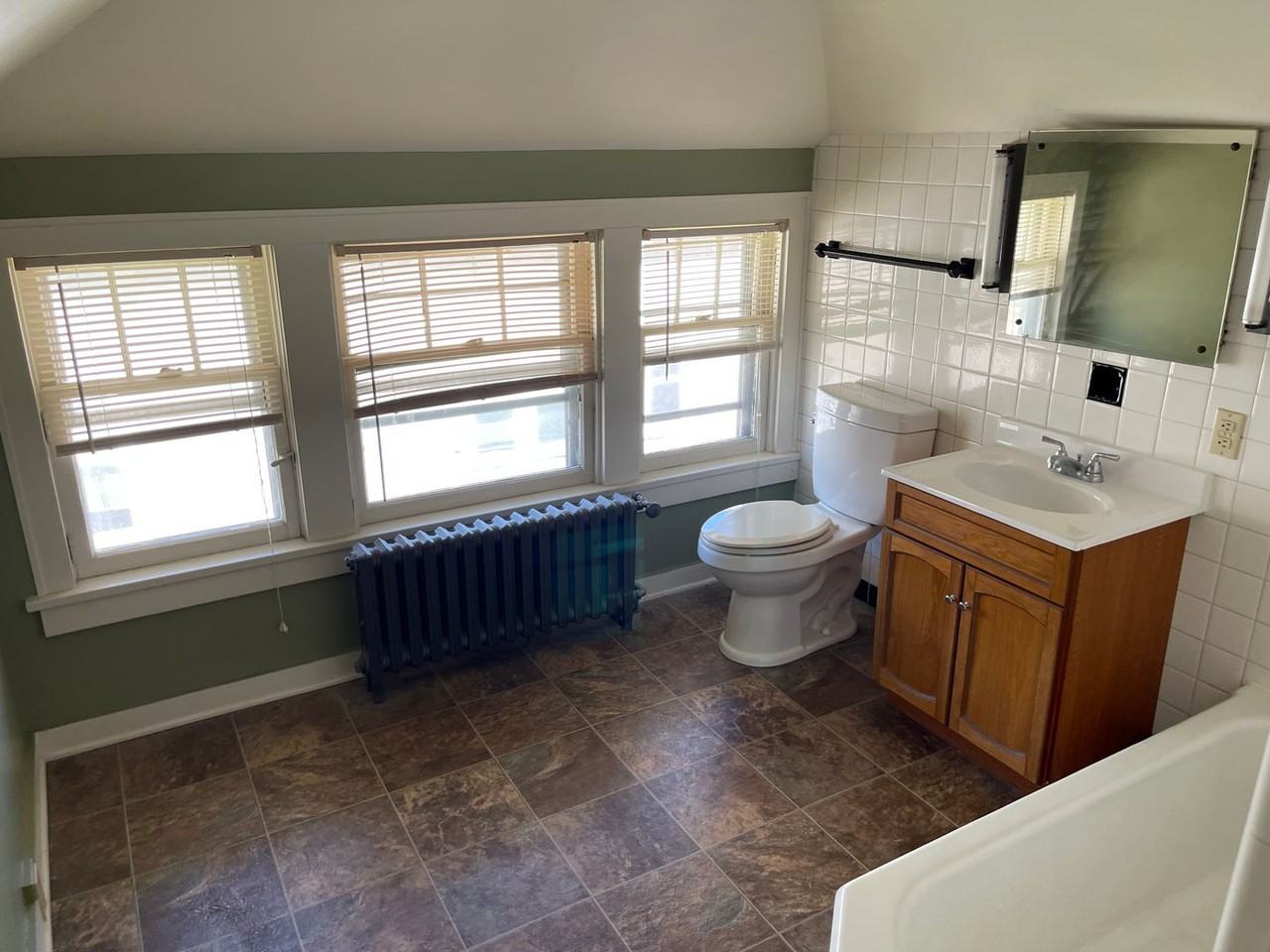 636 Jackson St - Photo 2 of 21