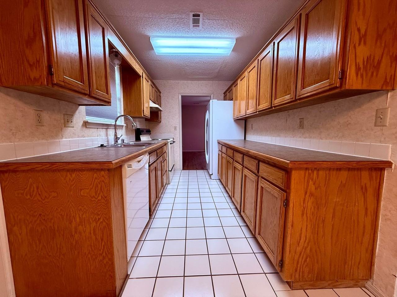 1404A Camellia Dr - Photo 6 of 22