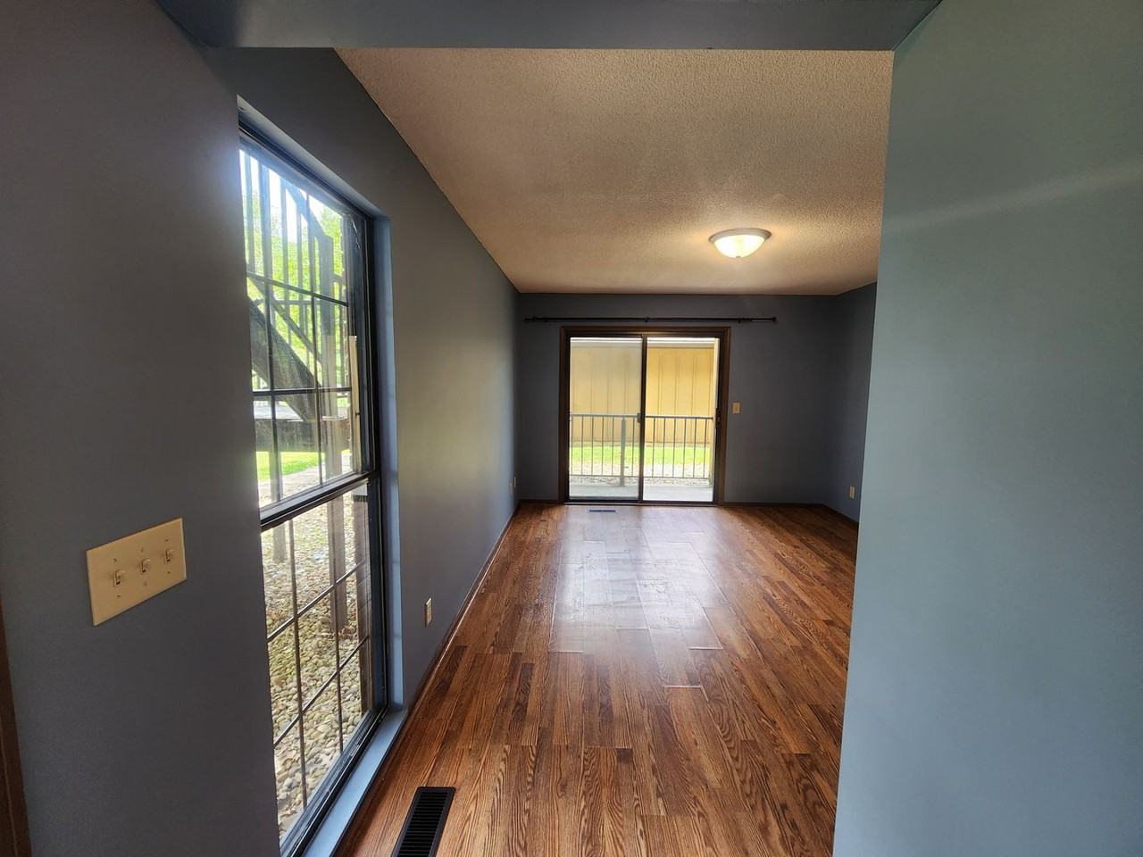 628 Frontier Ct - Photo 3 of 10