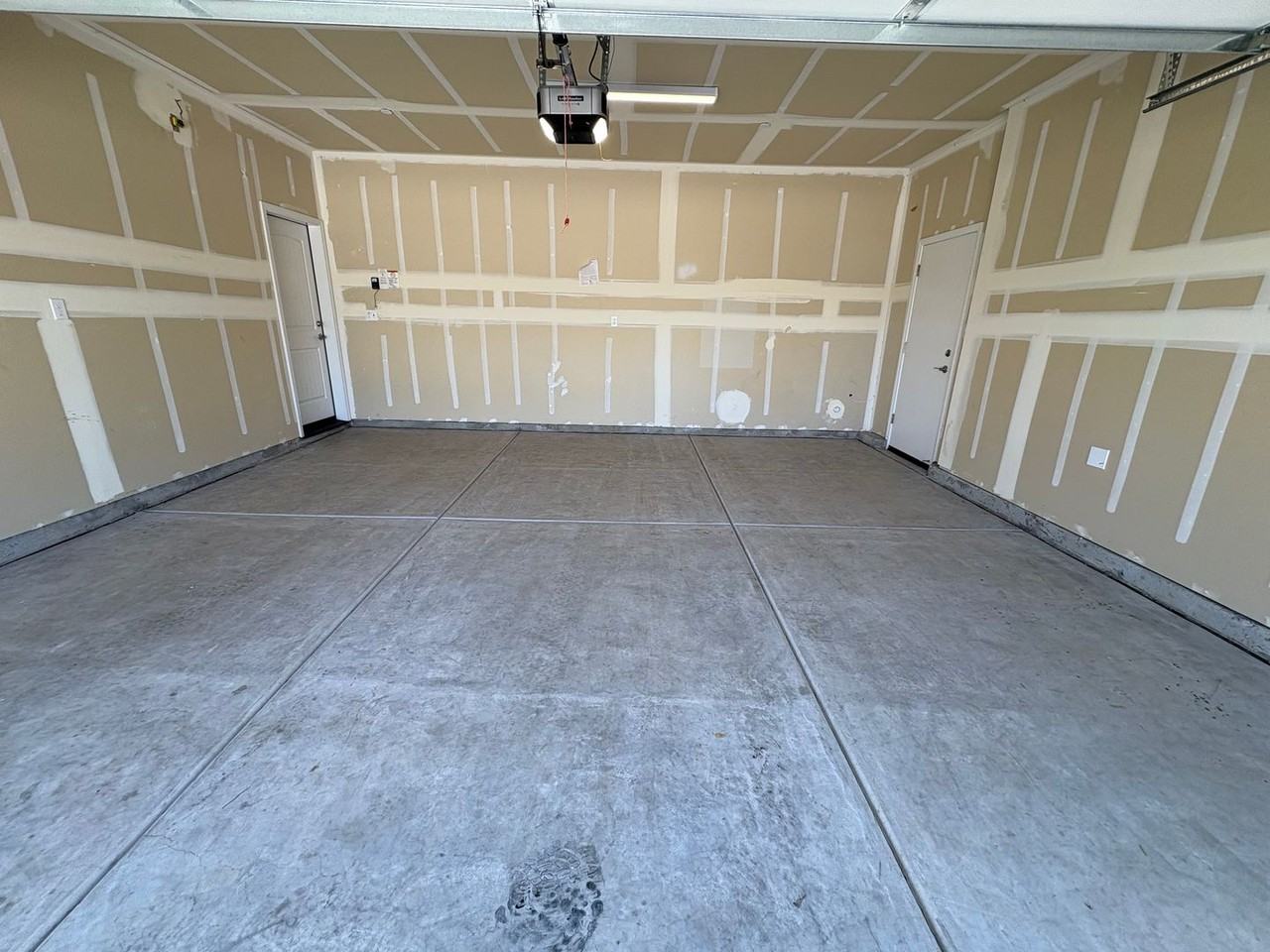 1105 W Sedona Ave - Photo 2 of 34