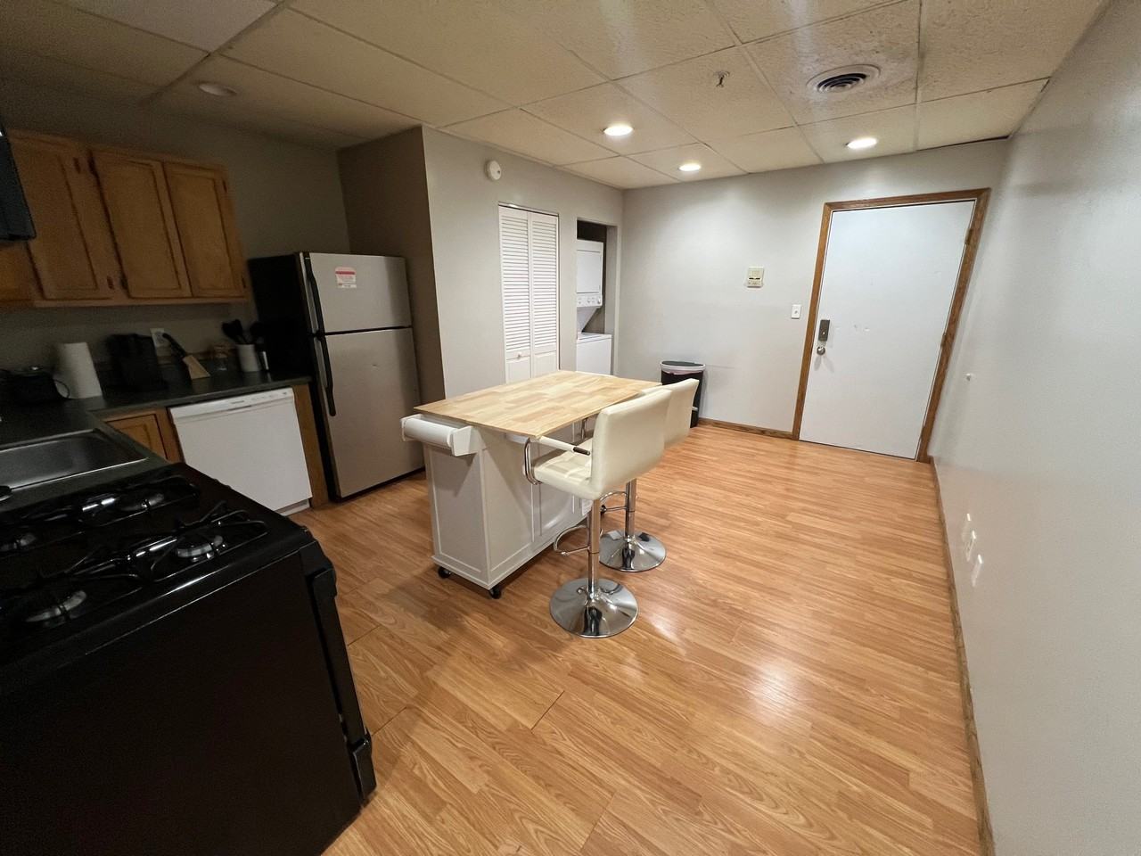 201 Walnut St #201-1 - Photo 2 of 6