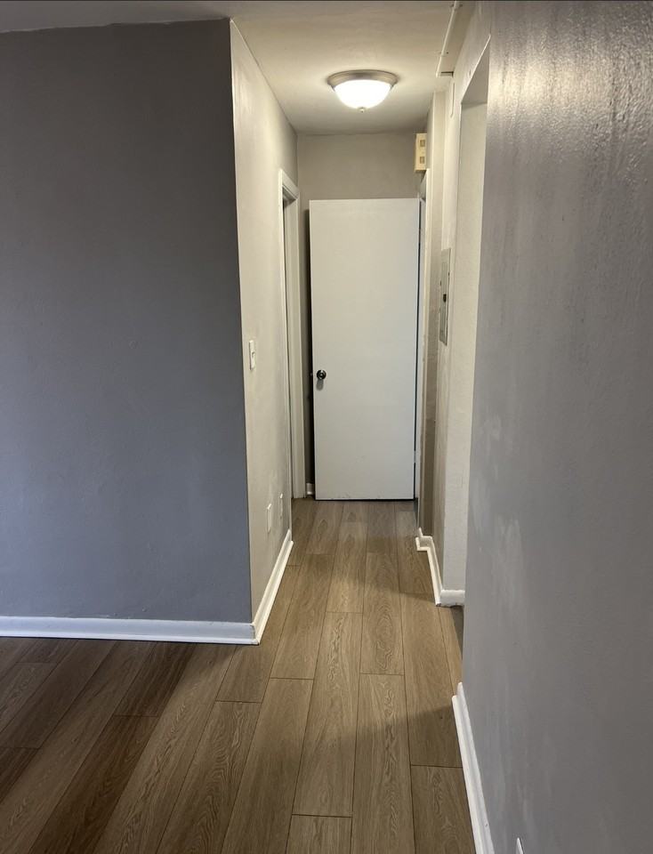 475 W Grand Ave #24 - Photo 4 of 7