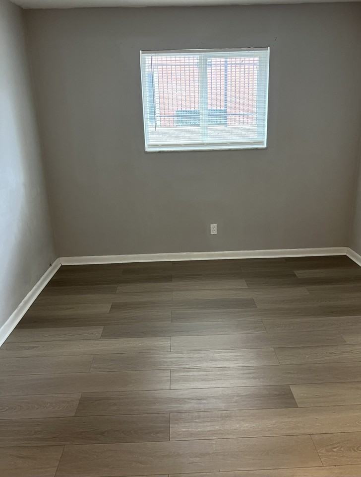 475 W Grand Ave #24 - Photo 6 of 7