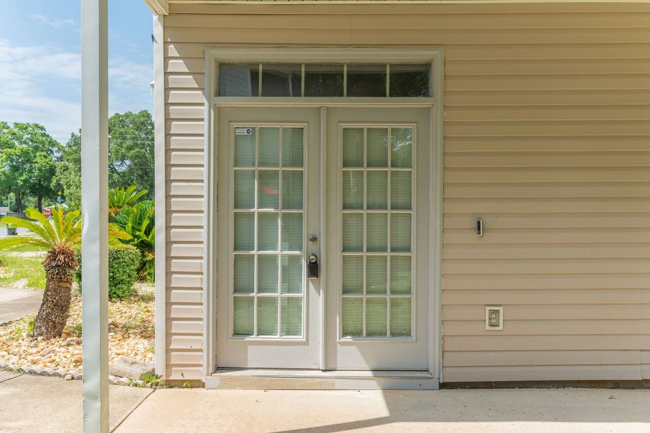 17 Chatelaine Cir Se - Photo 3 of 41