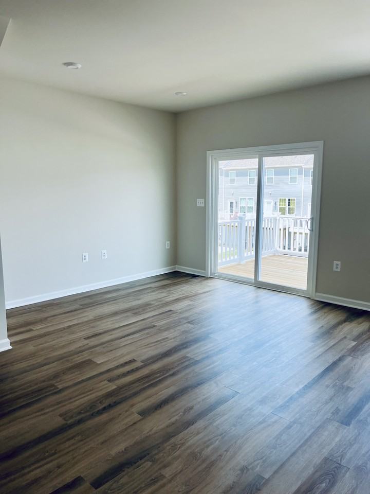 87 Anthem Street - Photo 4 of 7