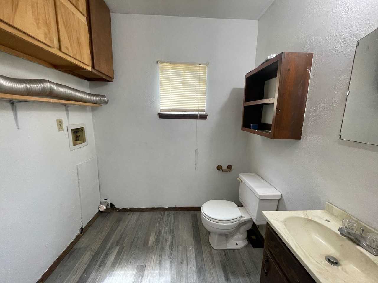 552 East Grumman Drive - Photo 2 of 21