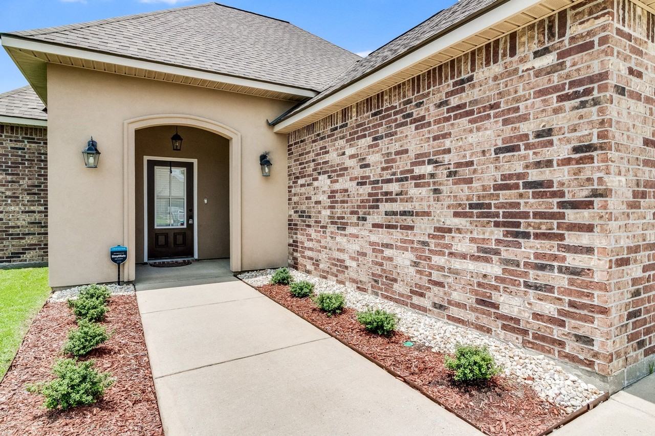 107 Maddox Jude Dr - Photo 2 of 21