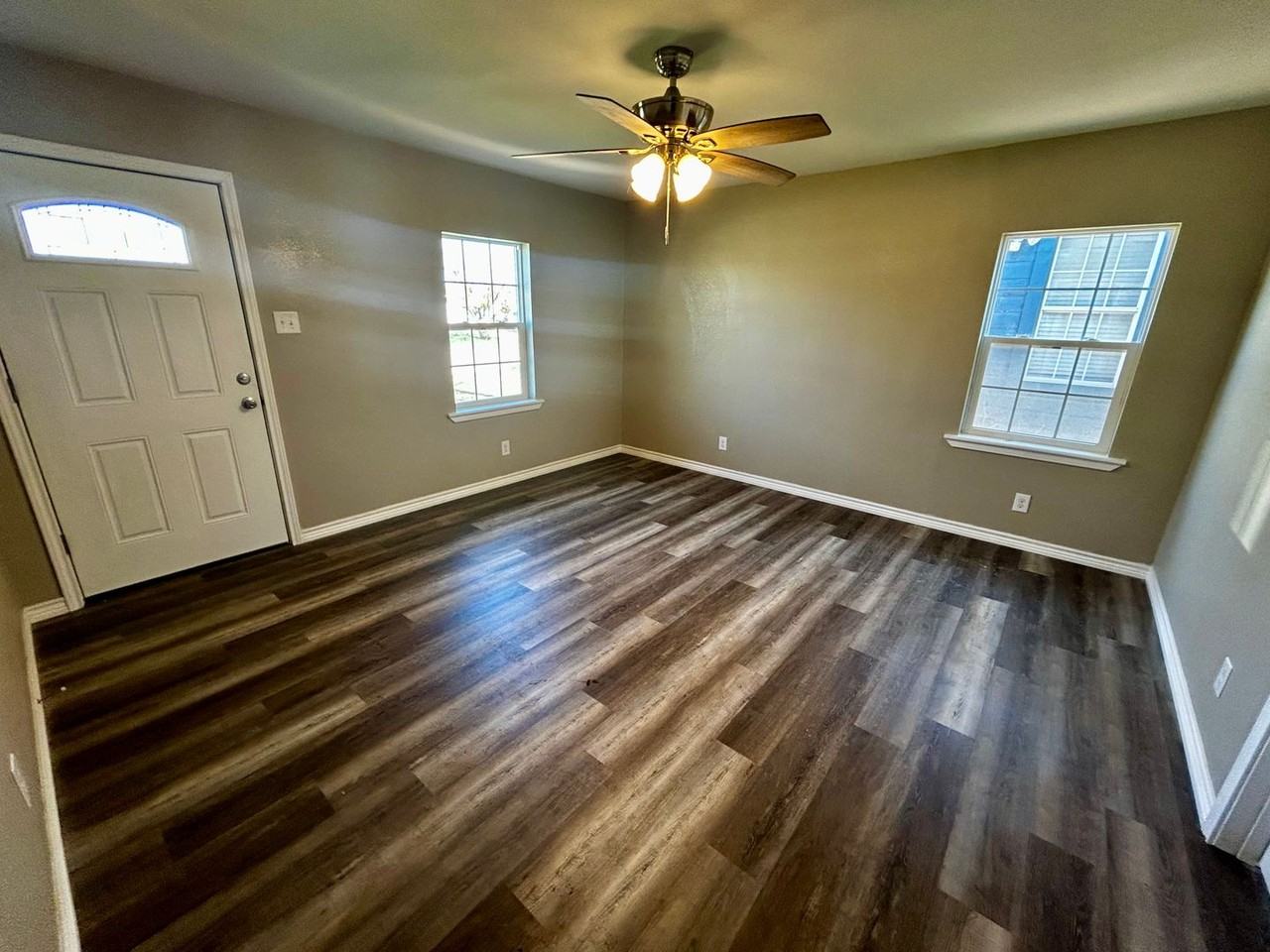5217 Questa Dr - Photo 3 of 16